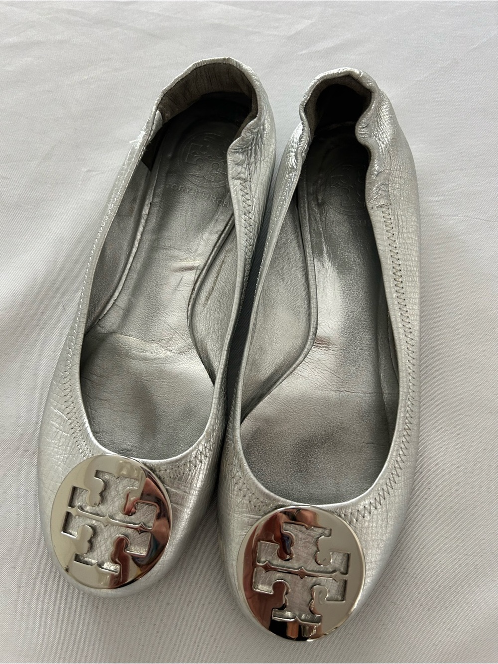 Tory Burch Reva Metallic Silver Leather Logo Ballet Flats EUC